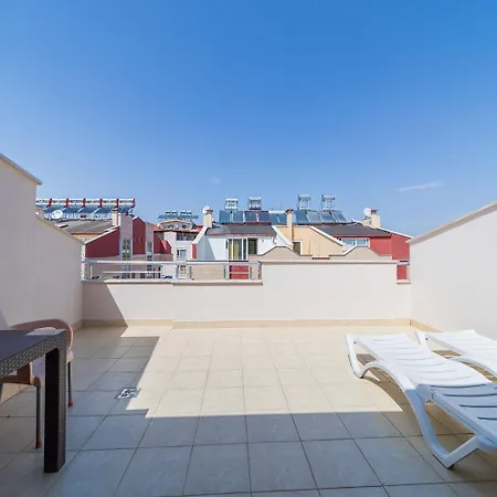 Lovely Studio Apartment With Shared Pool Near Beach In Muratpasa, Antalya شقة